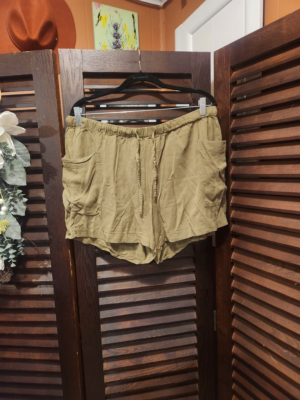 Old Navy Lightweight Khaki High-Waist Shorts with Pockets